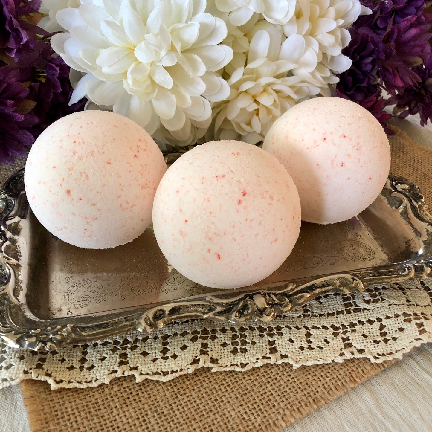 Peaches and Cream - Jumbo Bath Bomb